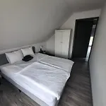 Tiszavirag Ueduelohaz