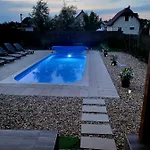 Tiszavirag Ueduelohaz *
