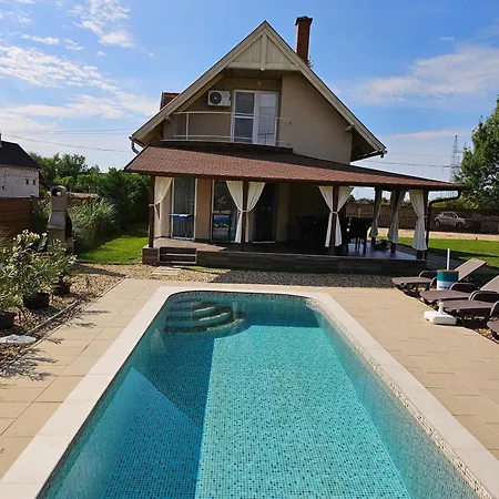 Tiszavirag Ueduelohaz * Kisköre