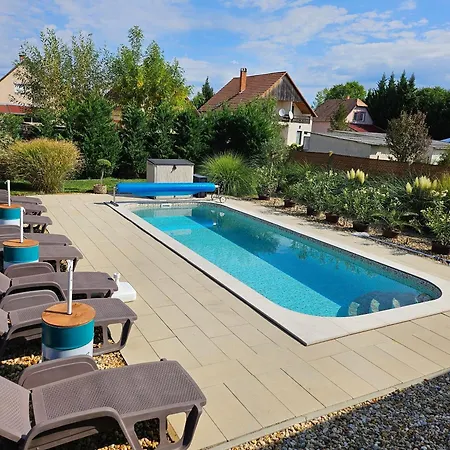 Tiszavirag Ueduelohaz Kisköre